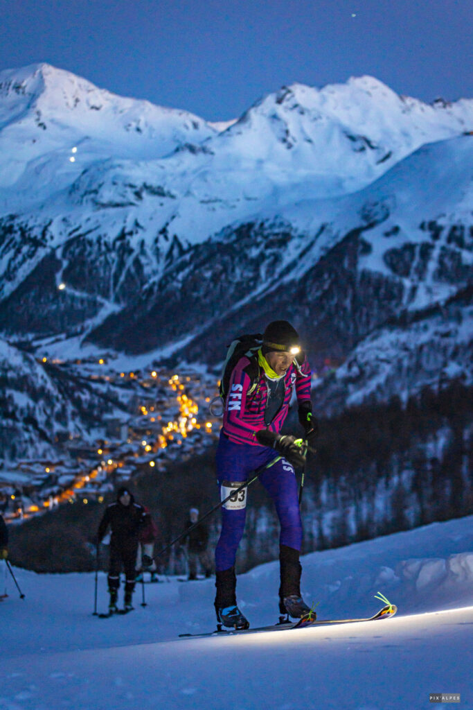 Photo de l'Avaline Trax, compétition de ski de randonnée nocture à Val d'Isère prise par le Club des Sports de Val d'Isère